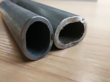 Ein guter Preis. Rohr des Edelstahl-180# nicht durchlöchert, ovales gerilltes Spiegel-Ende der Rohr-800G Online